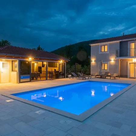 Sky Stone, Heated Pool, Playground Villa Krstatice