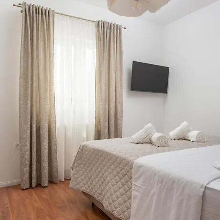 Villa Sky Stone, Heated Pool, Playground