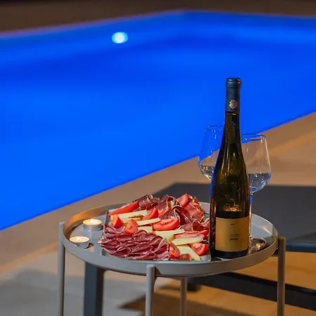 Sky Stone, Heated Pool, Playground Villa