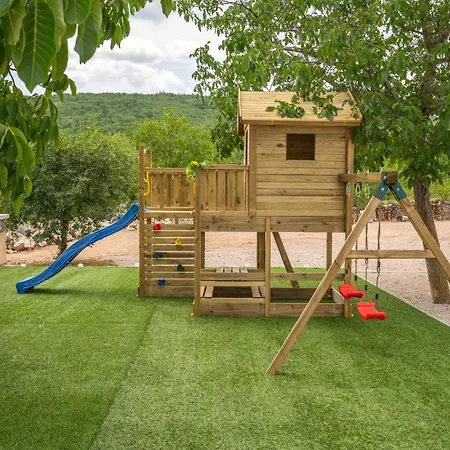 Sky Stone, Heated Pool, Playground Villa