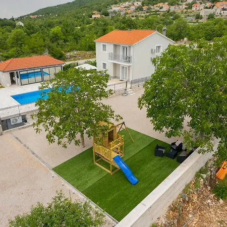 Вілла Sky Stone, Heated Pool, Playground Krstatice