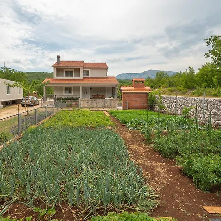 Sky Stone, Heated Pool, Playground Krstatice