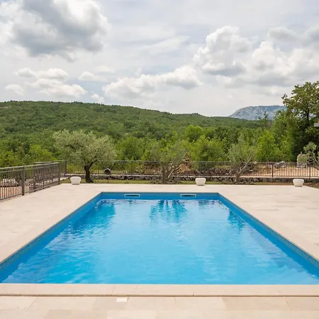 Sky Stone, Heated Pool, Playground Villa Krstatice