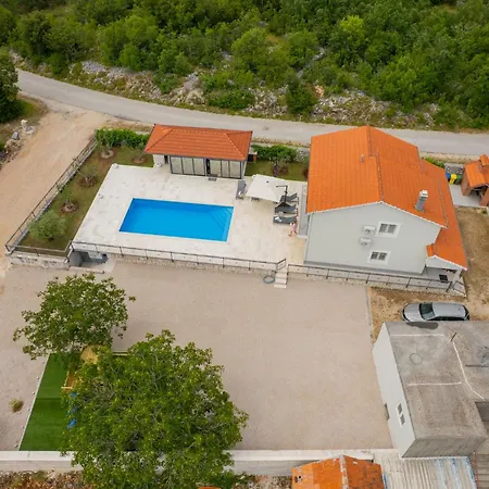Sky Stone, Heated Pool, Playground Вілла Krstatice