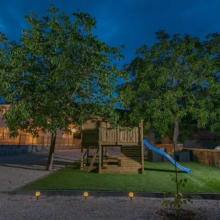 Вілла Sky Stone, Heated Pool, Playground Krstatice